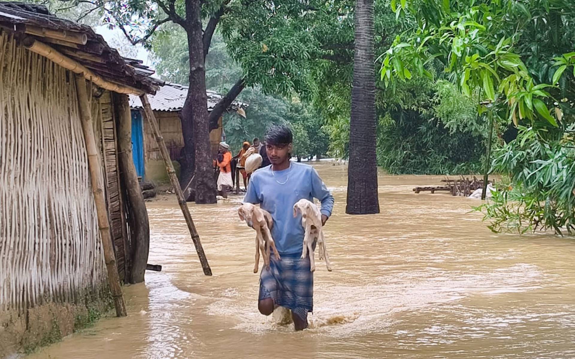 Pakistan Expresses Condolences to Nepal Over Flood Tragedy