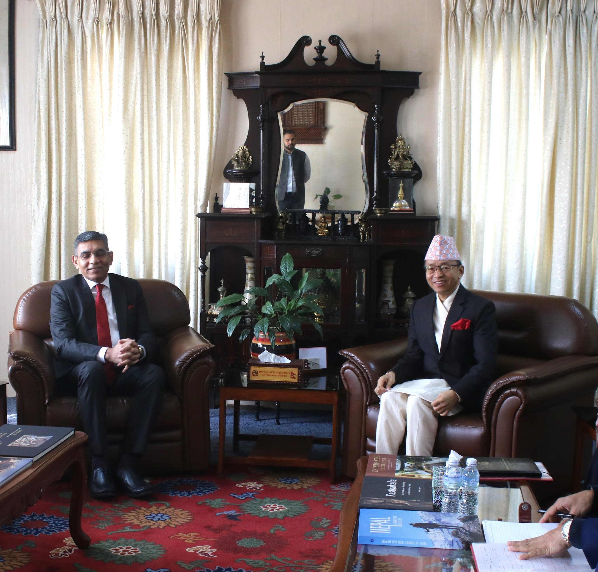 Indian Visiting Additional Secretary Mahawar Meets the Foreign Secretary Rai