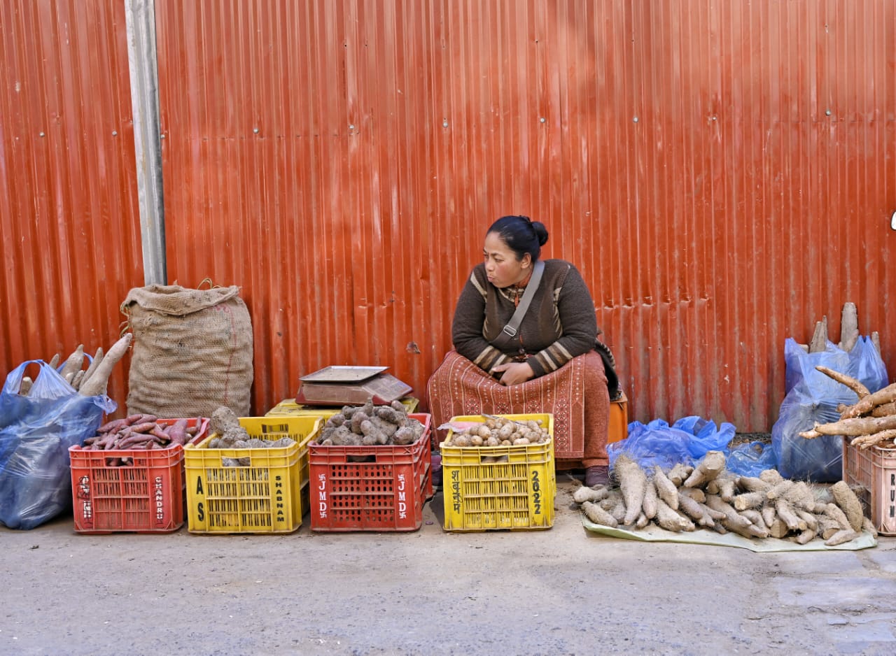 Maghe Sankranti Boosts Trade of Yams, Sesame Laddus and chaku in Kathmandu’s Asan