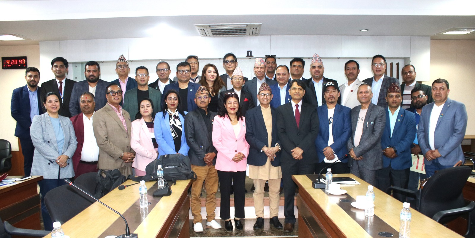 Foreign Minister Sharma Meets Newly Elected NRNA Leadership, Stresses Coordinated Efforts for Development