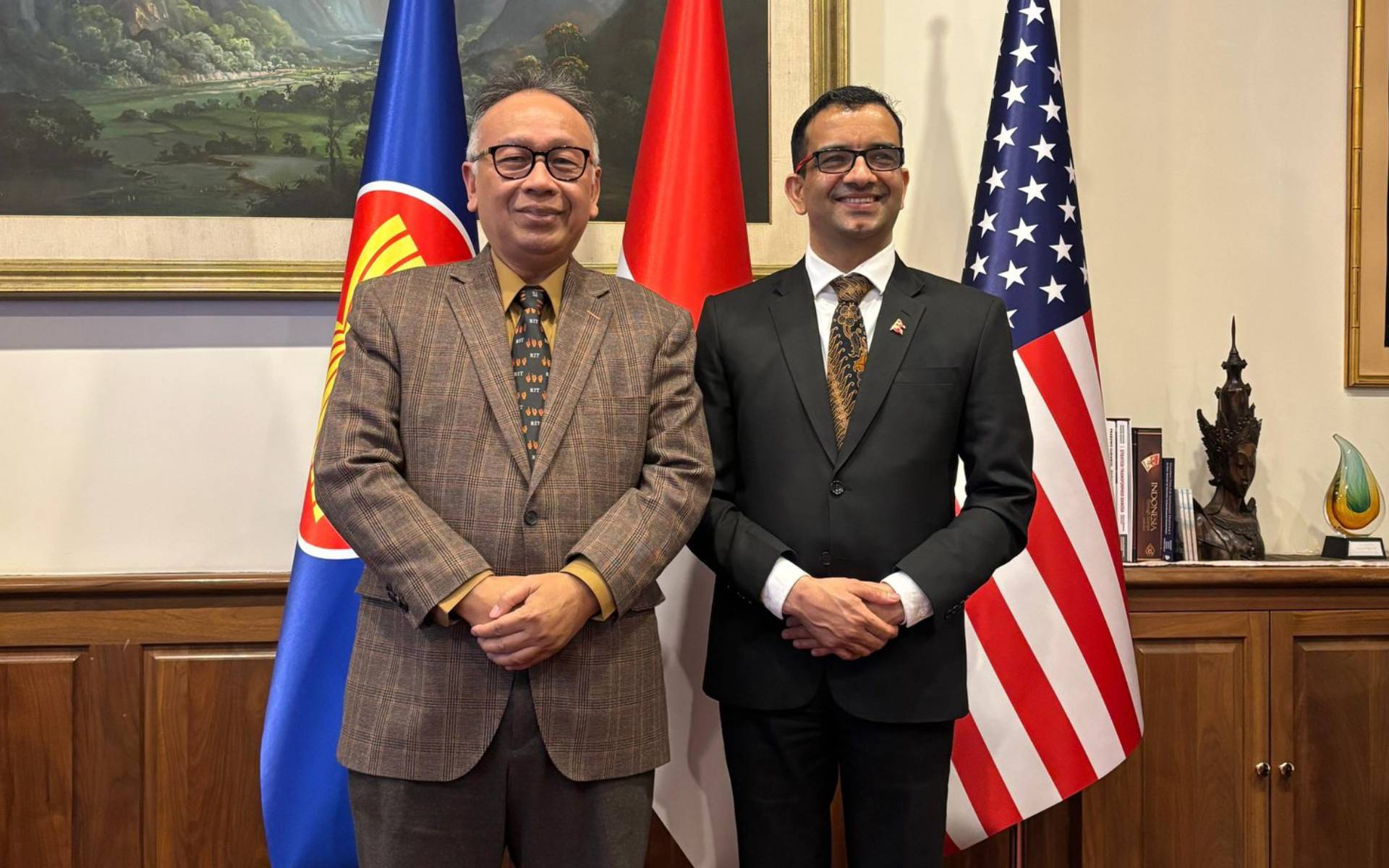Nepal and Indonesia Consuls General Discuss Cooperation in New York