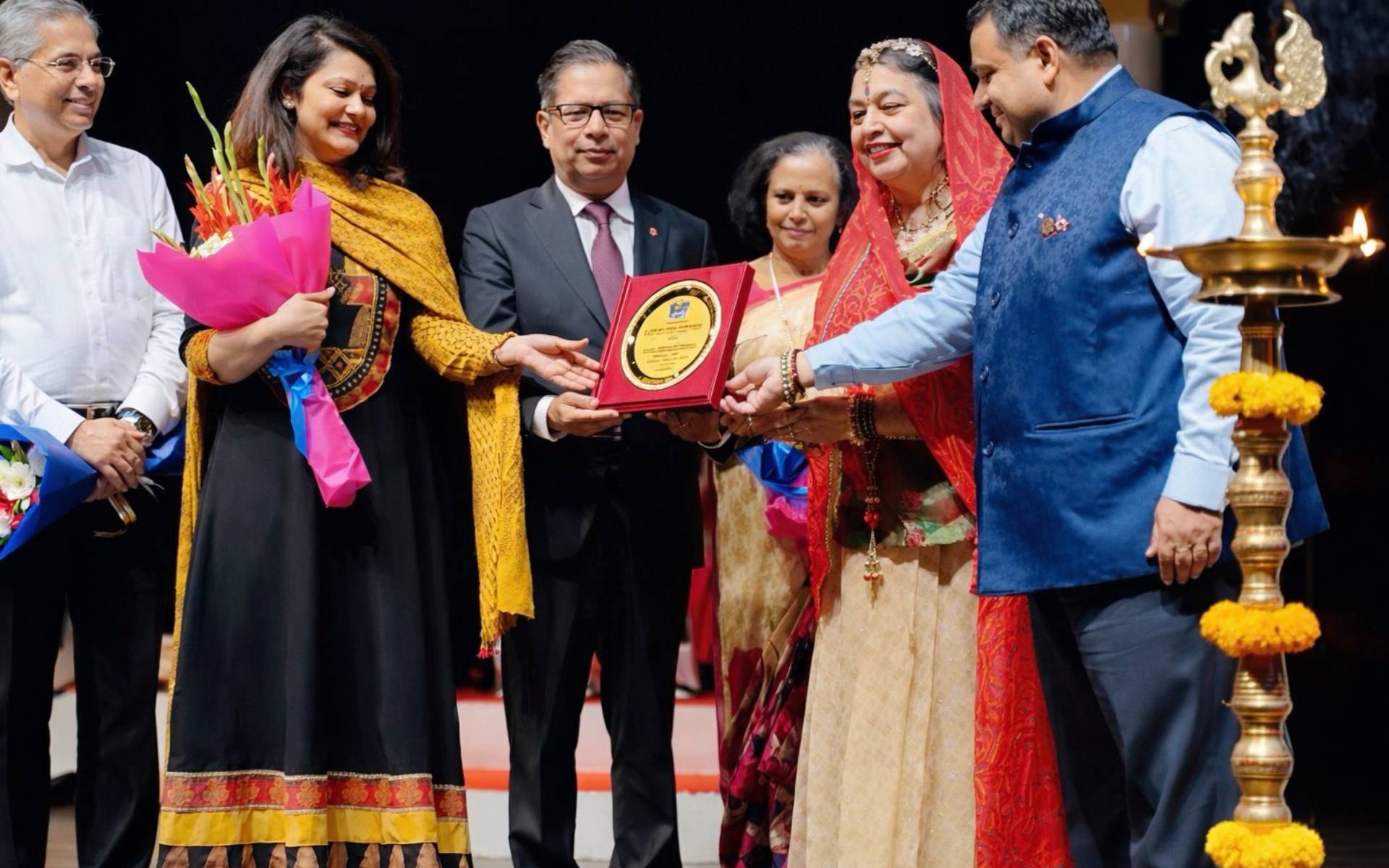 Ambassador Sharma Receives Award from RATNAV