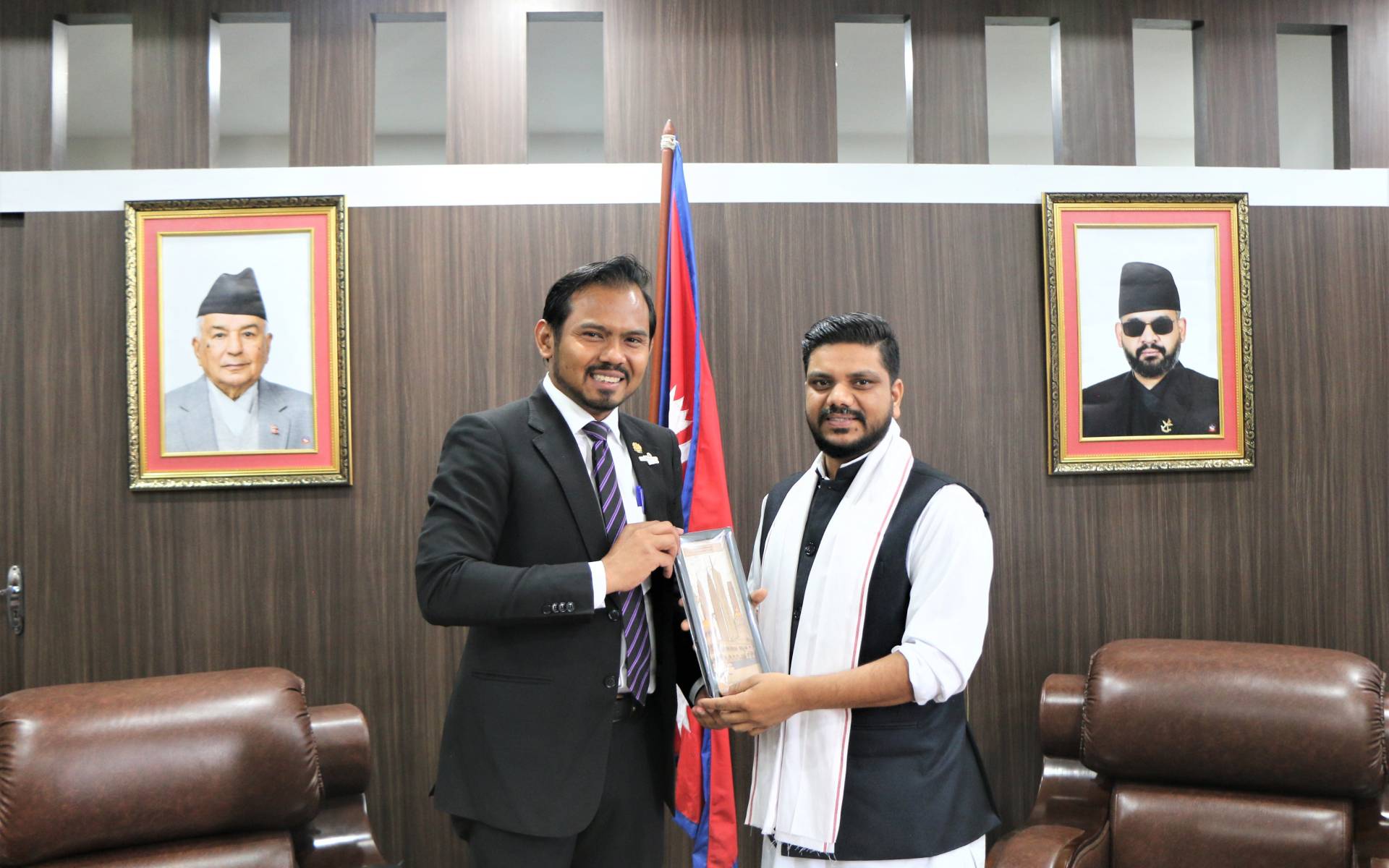 Malaysian CDA Azman Pays Courtesy Call on Labour Minister Yadav