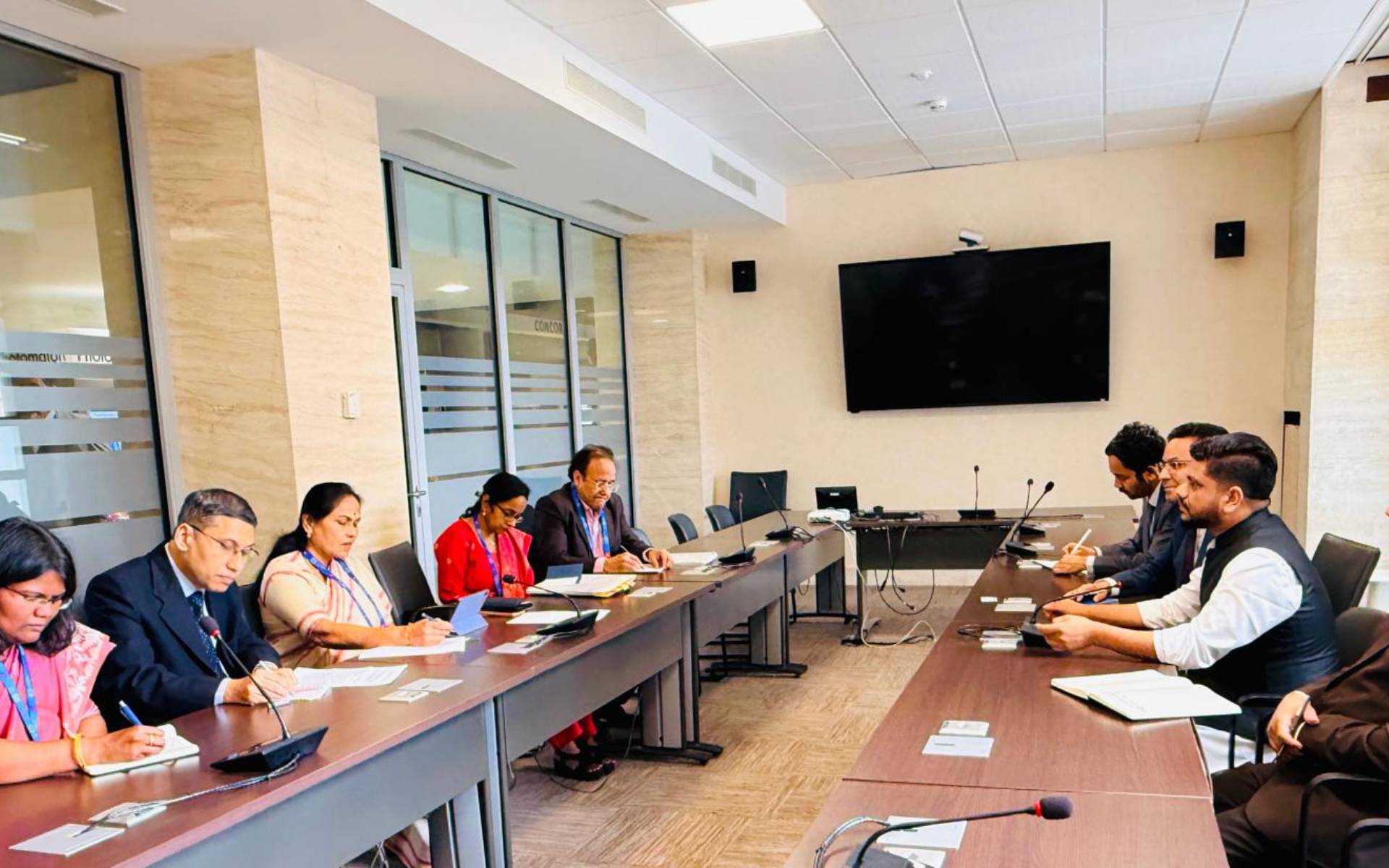 Labour Minister Yadav Meets with India’s Labour Minister Karandlaje