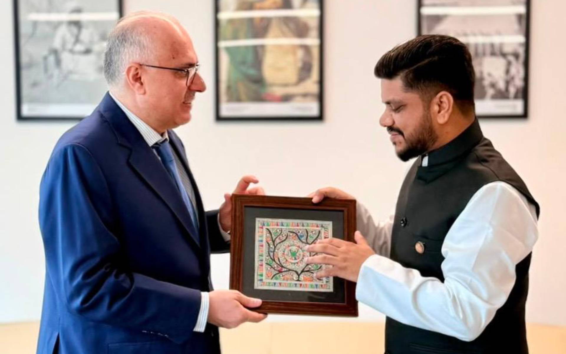 Labour Minister Yadav Meets with HR Minister Al Awar of UAE