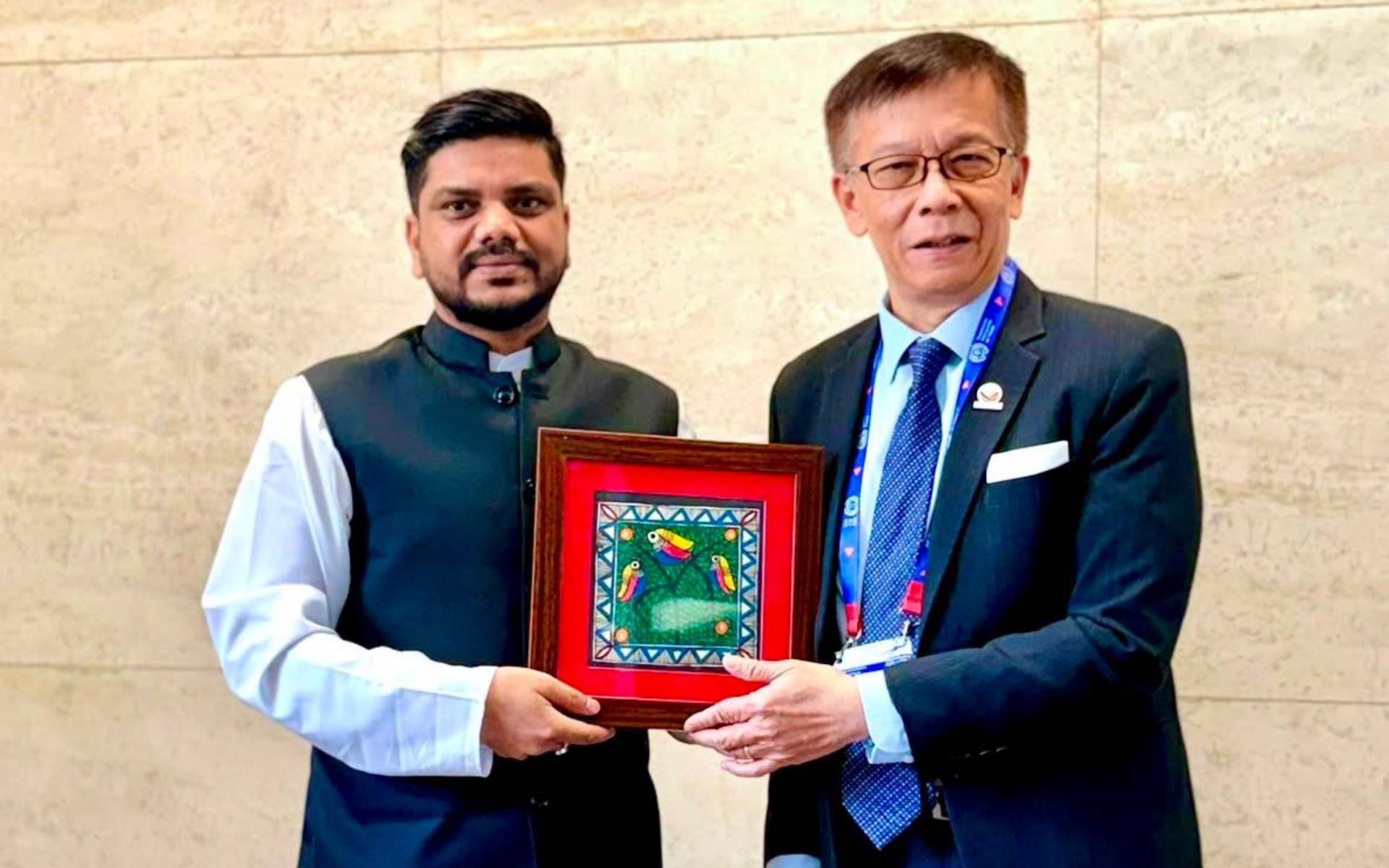 Labour Minister Yadav Meets with Philippines Secretary Cacdac
