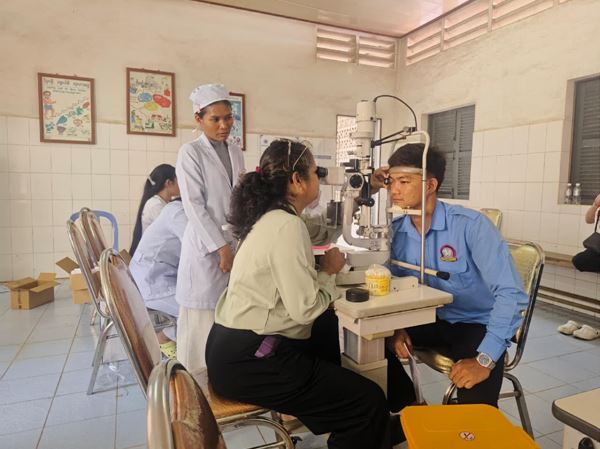 Over 1,000 persons provided free eye care services thru 2-day camp in Cambodia