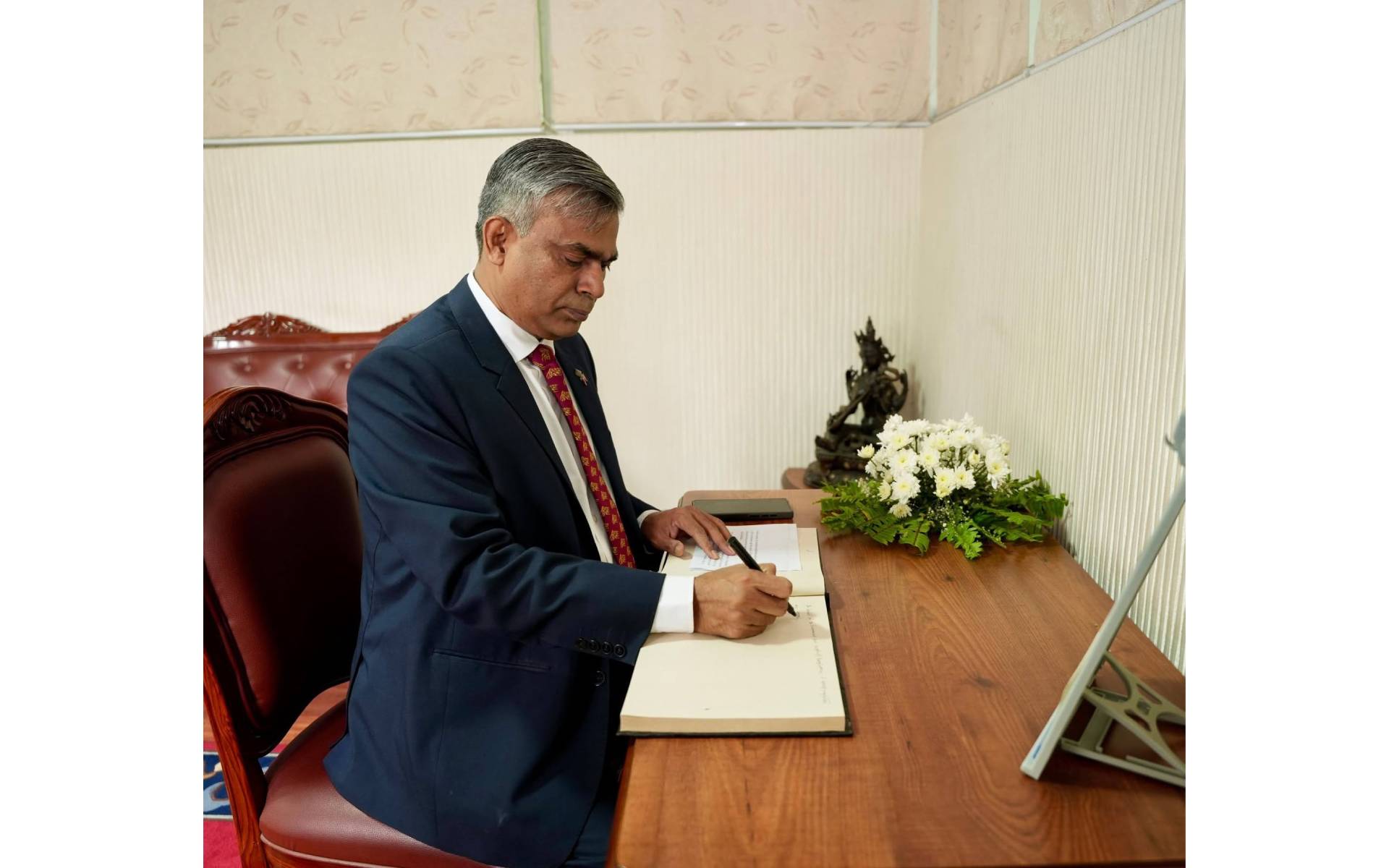 Bangladesh Ambassador Rahman Visits MoFA to Registrar the Condolences 