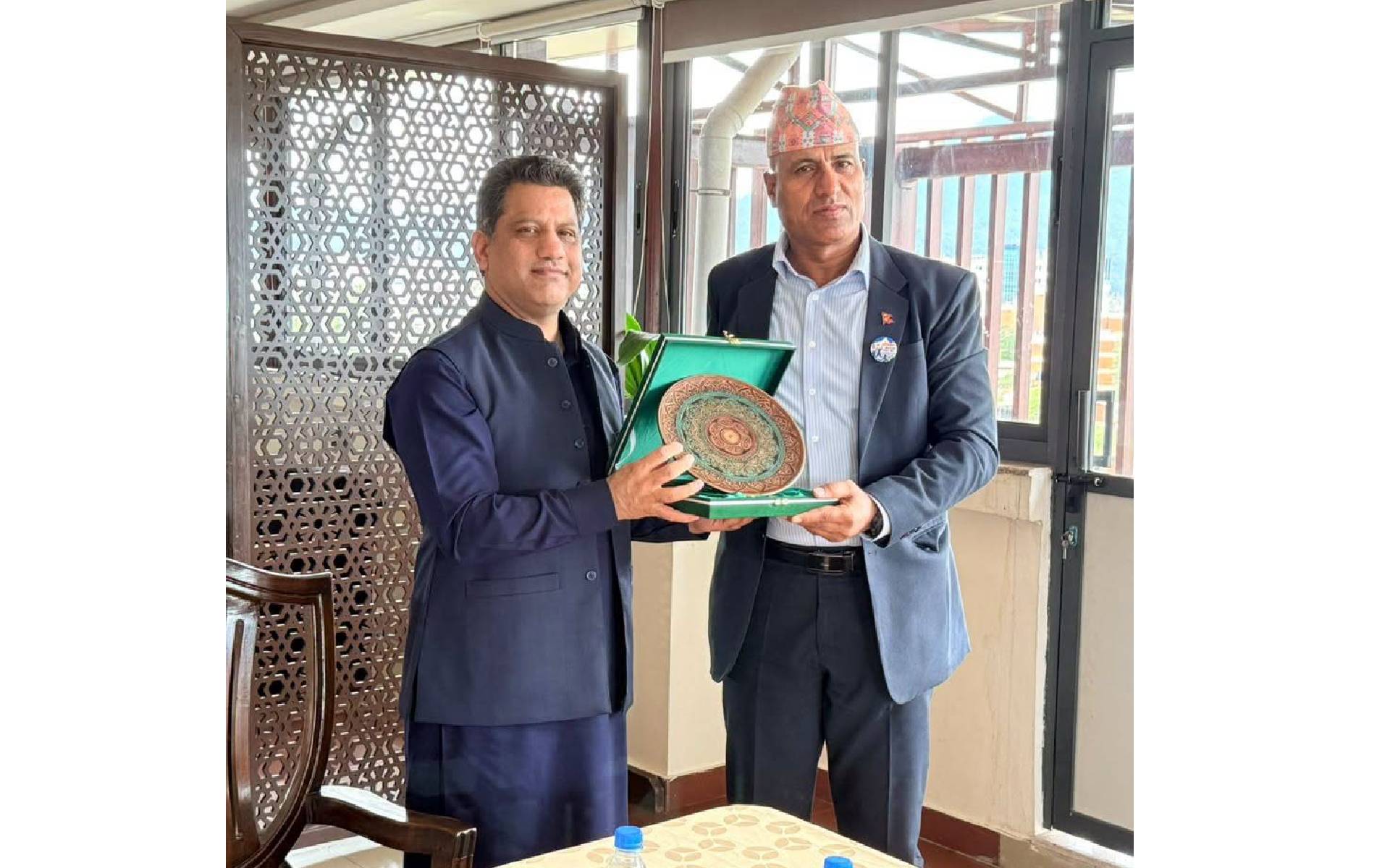 Ambassador Khan welcomes Pakistan Volleyball Players and Nepal Volleyball Federation officials 