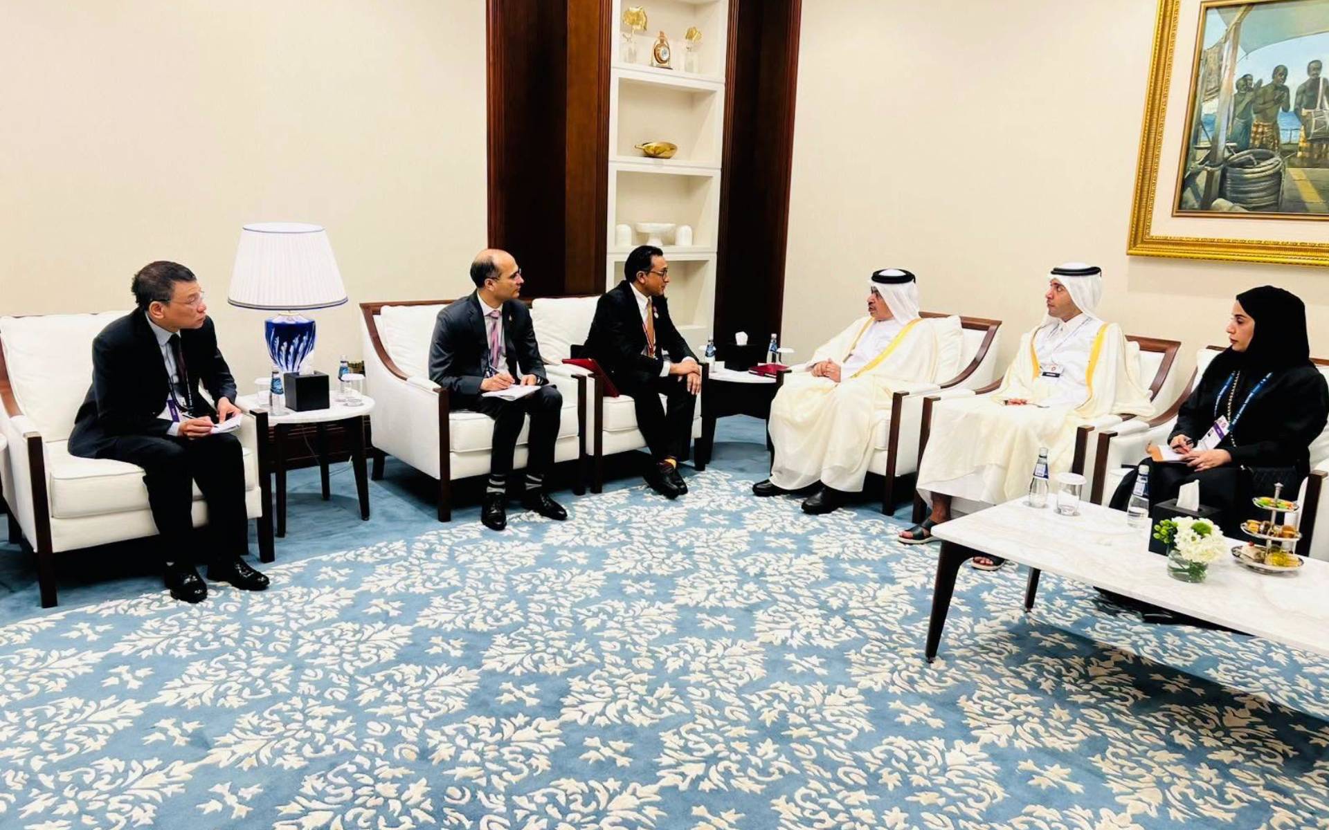 Finance Minister Wagle Holds Meeting with Qatar Finance Minister Al Kuwari