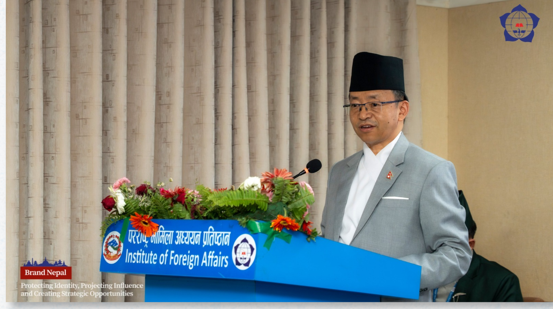 Foreign Secretary Calls for Enriching National Narrative